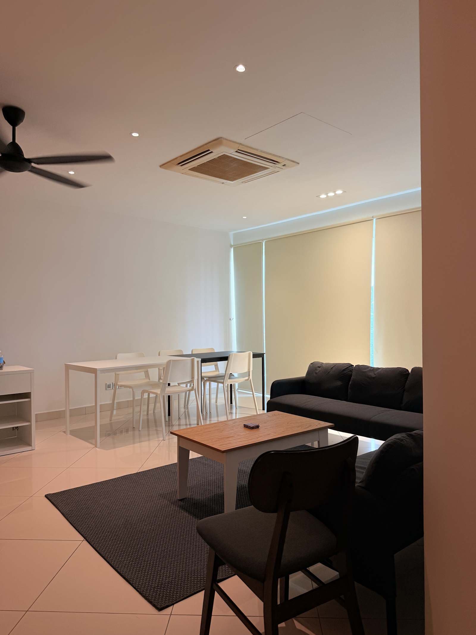 Shared lounge and dining tables
